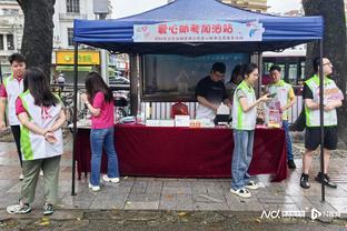 拿捏小萨！祖巴茨首节3中3拿下6分4板 小萨8中1得3分6板4助